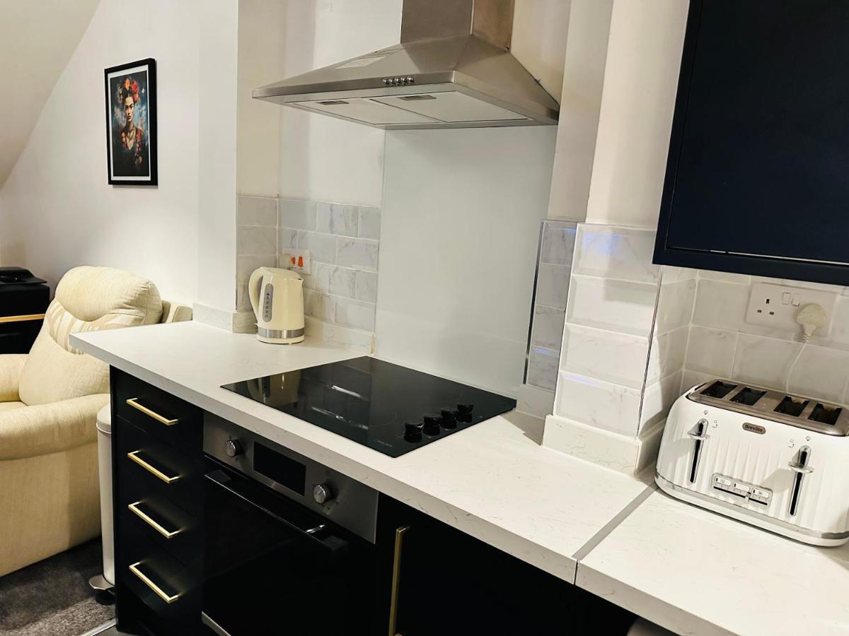 1 Luxe Exec Bedroom Apt דרבי מראה חיצוני תמונה